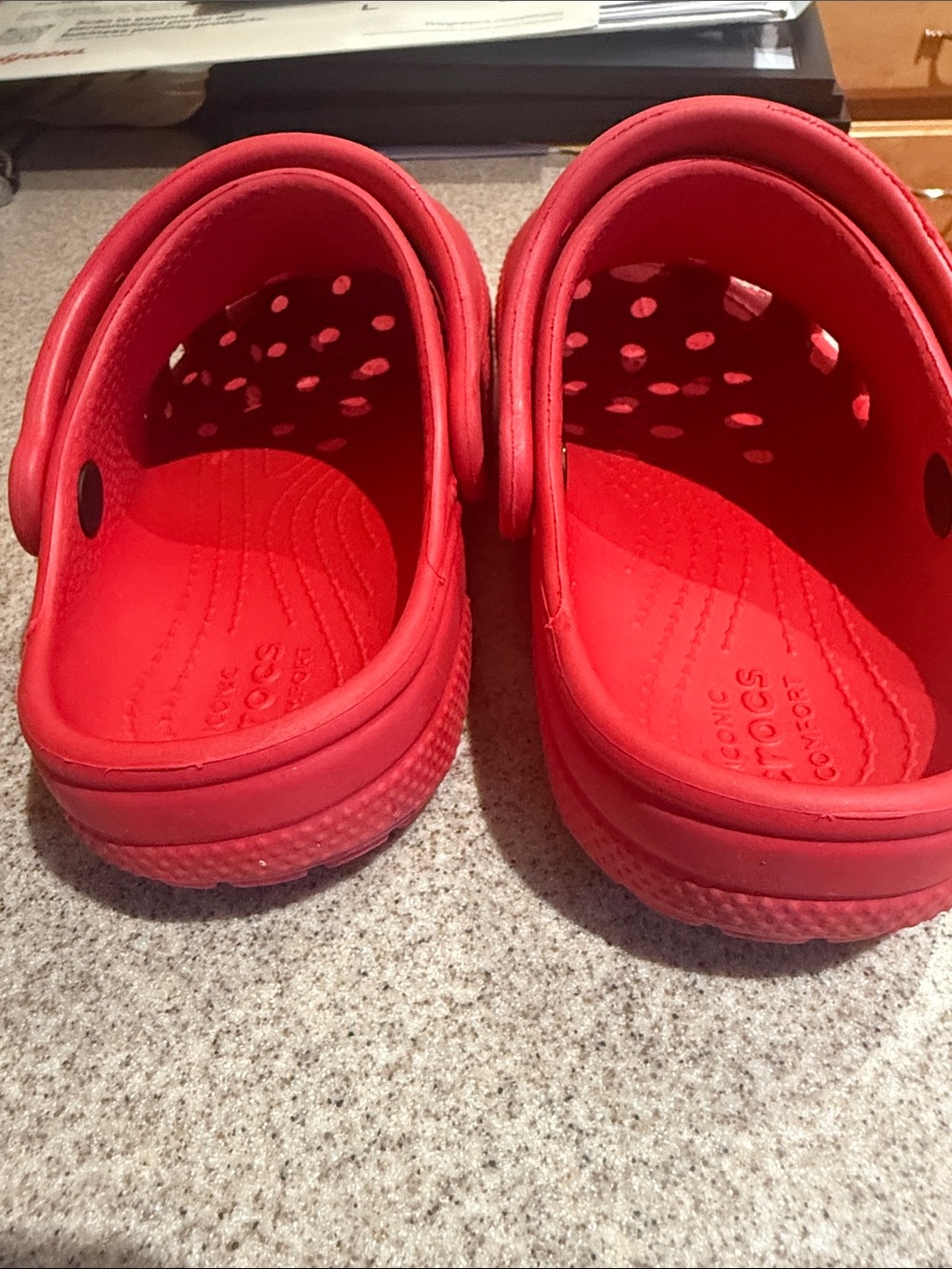 Crocs Kids Classic Clog in Red size 12c - Picture 4 of 8